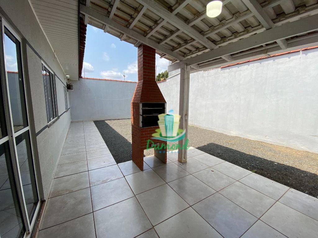 Casa para alugar com 3 quartos, 75m² - Foto 24