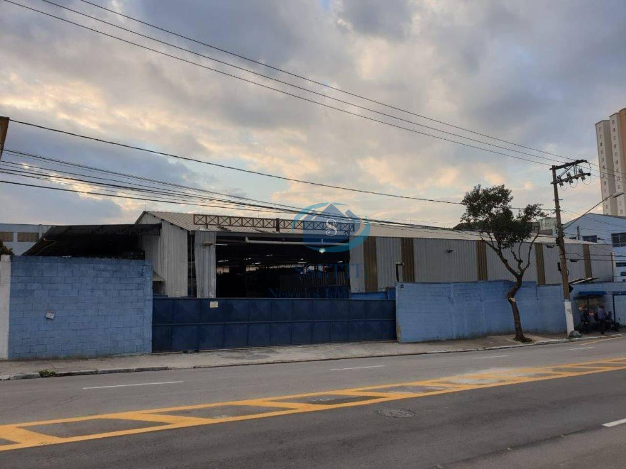 Depósito-Galpão-Armazém para alugar, 1077m² - Foto 1