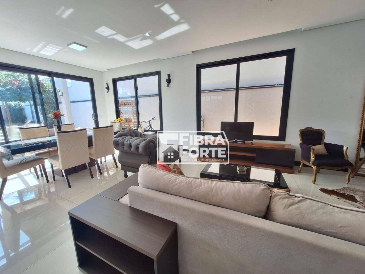 Casa de Condomínio à venda com 3 quartos, 250m² - Foto 4