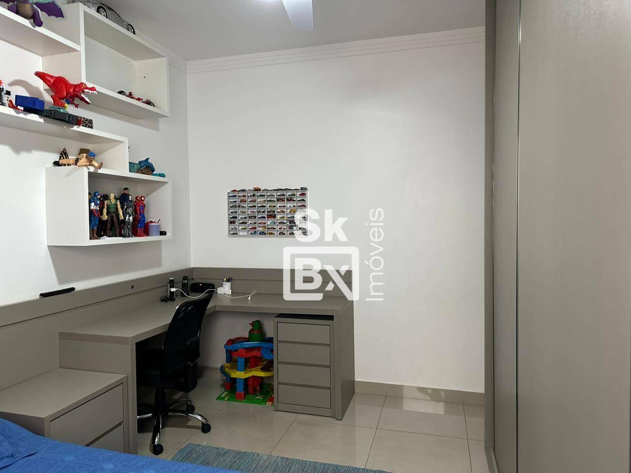 Casa à venda com 3 quartos, 194m² - Foto 14