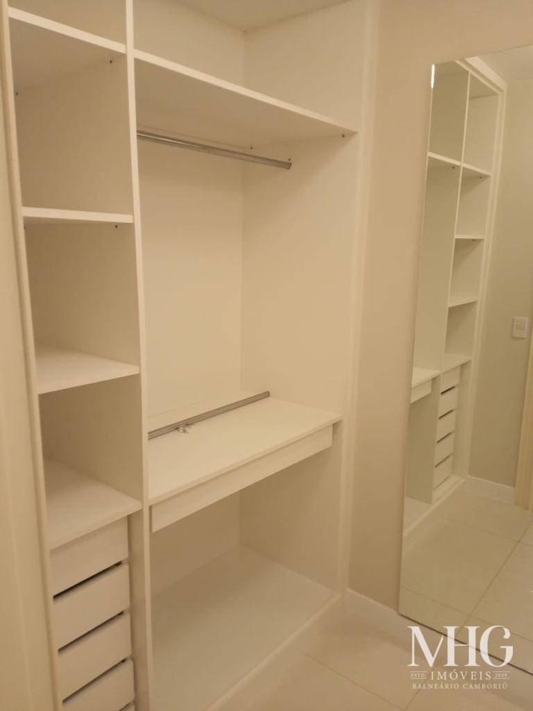 Apartamento à venda com 3 quartos, 292m² - Foto 9