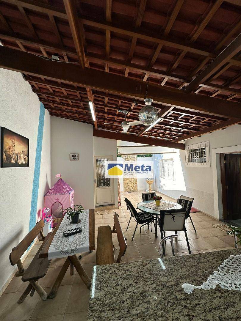 Casa à venda com 3 quartos, 250m² - Foto 16