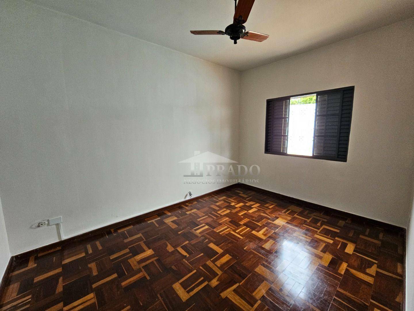 Casa para alugar com 3 quartos, 233m² - Foto 15