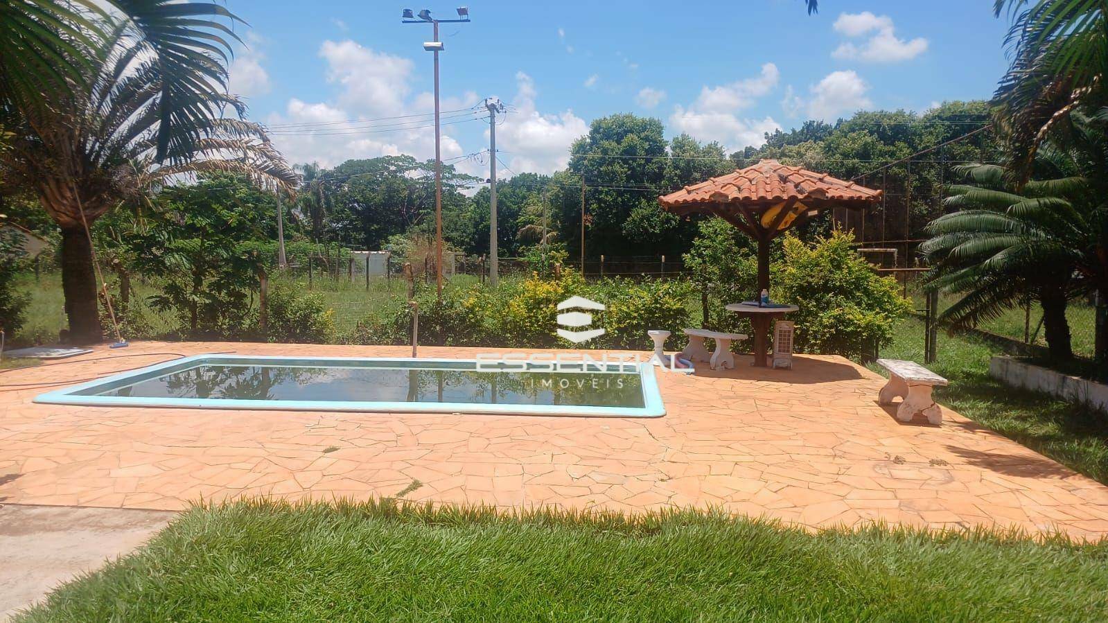 Chácara à venda com 2 quartos, 220m² - Foto 13