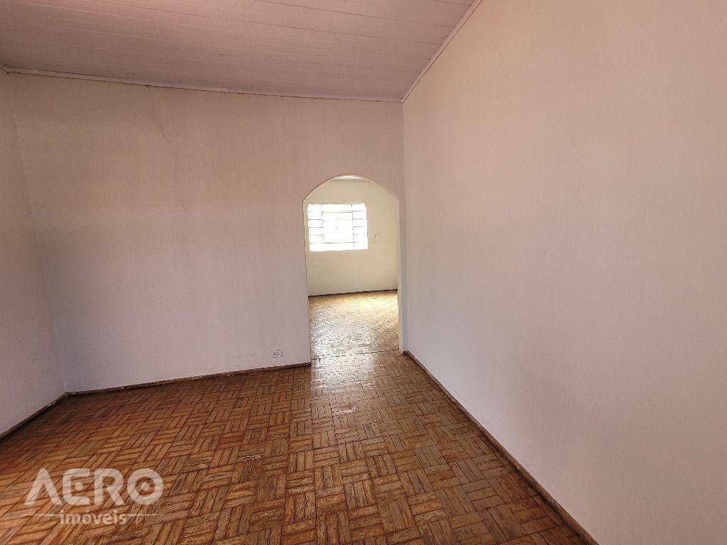 Casa à venda com 2 quartos, 220m² - Foto 3