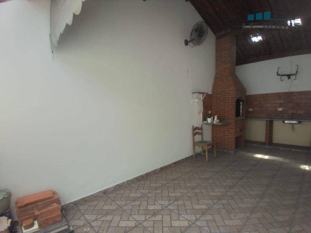 Casa à venda com 3 quartos, 180m² - Foto 41