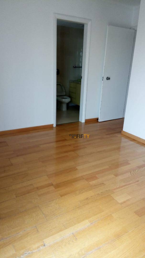 Apartamento para alugar com 3 quartos, 128m² - Foto 30