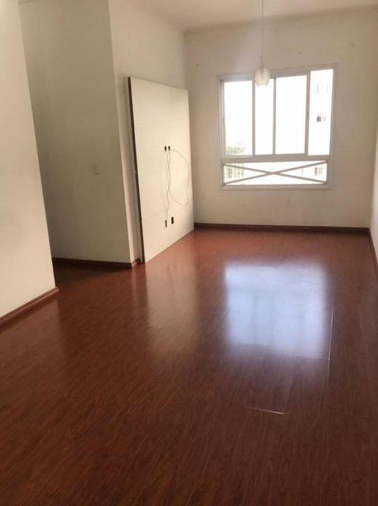 Apartamento à venda com 3 quartos, 70m² - Foto 1