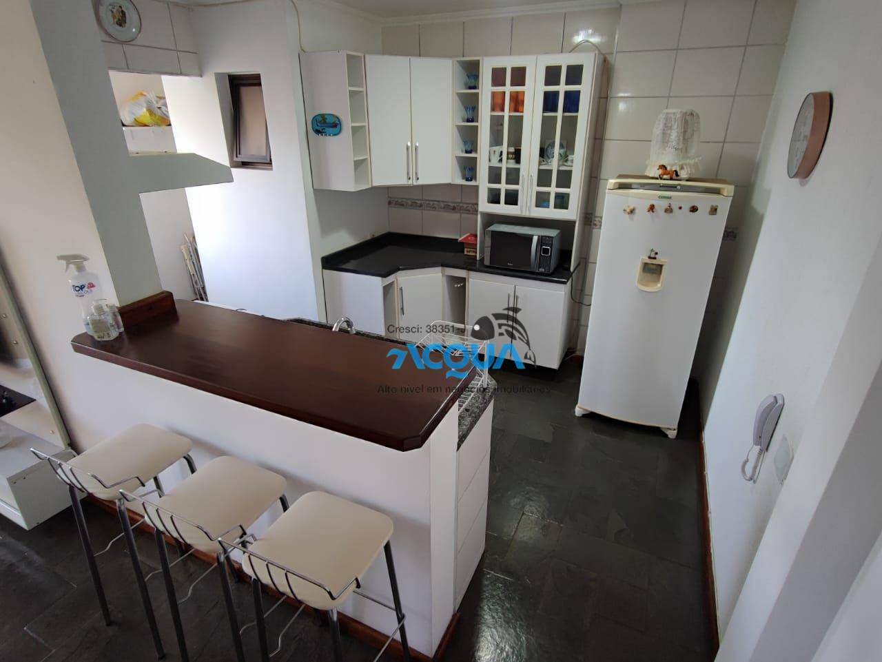 Apartamento à venda com 2 quartos, 70m² - Foto 4