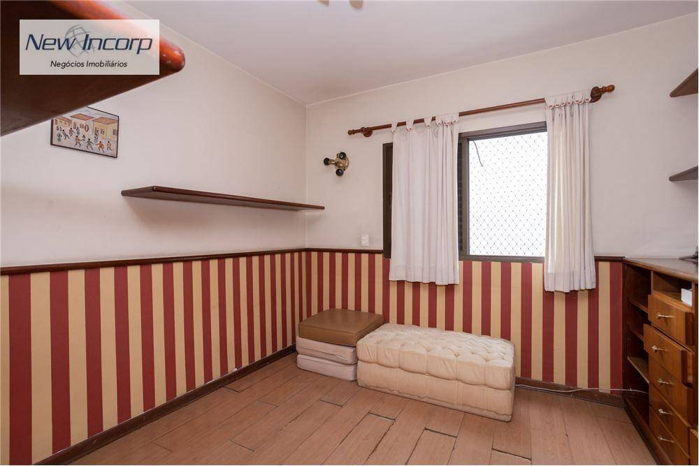 Apartamento à venda com 4 quartos, 204m² - Foto 19