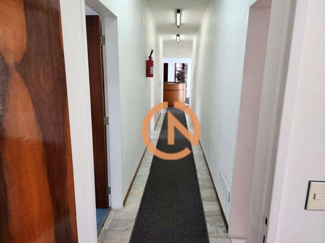 Sobrado para alugar com 13 quartos, 387m² - Foto 11