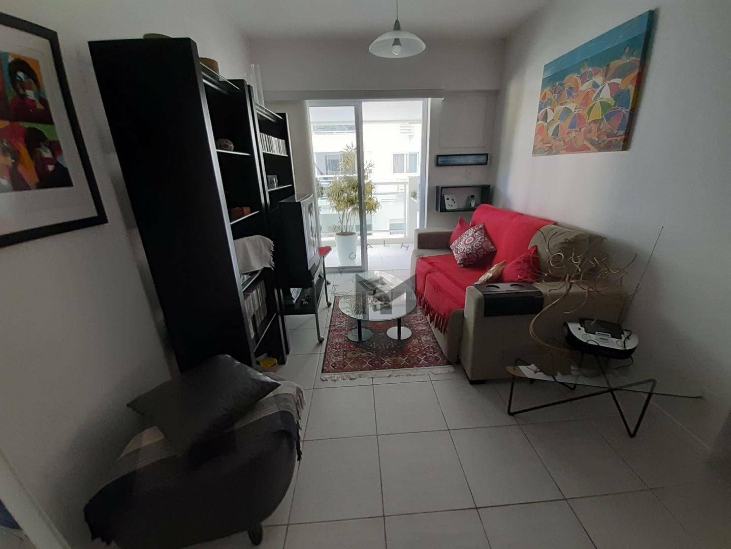 Apartamento à venda com 2 quartos, 75m² - Foto 3