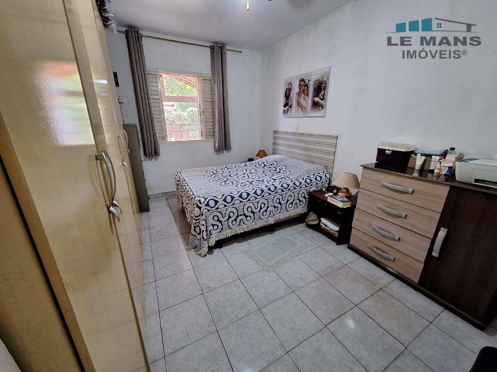 Casa à venda com 2 quartos, 152m² - Foto 11