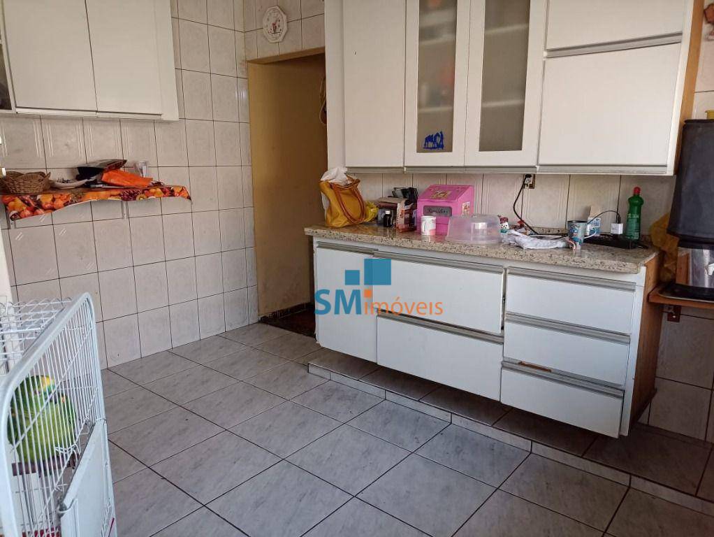 Casa à venda com 4 quartos, 150m² - Foto 2