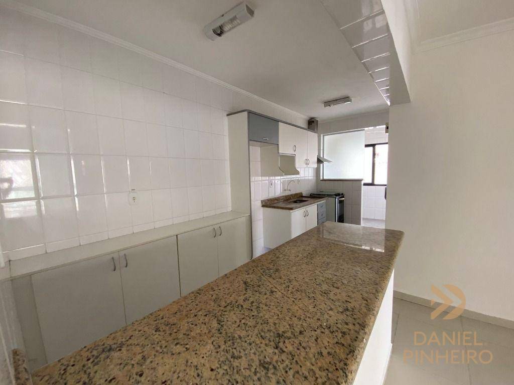 Apartamento à venda com 2 quartos, 70m² - Foto 14