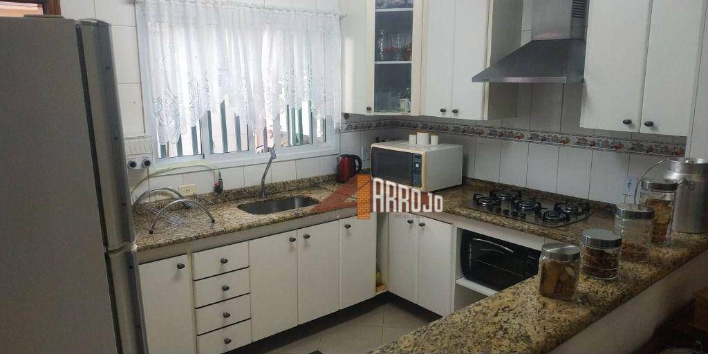 Sobrado à venda com 3 quartos, 100m² - Foto 1