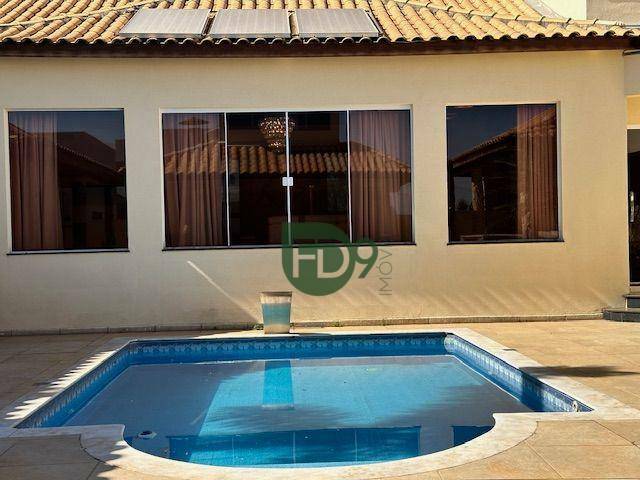 Casa de Condomínio à venda e aluguel com 3 quartos, 450m² - Foto 27