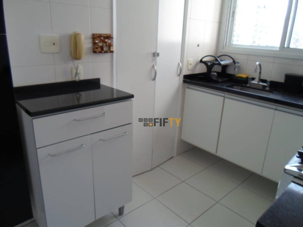 Apartamento para alugar com 3 quartos, 97m² - Foto 23