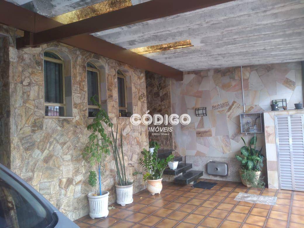 Sobrado à venda com 4 quartos, 100m² - Foto 2