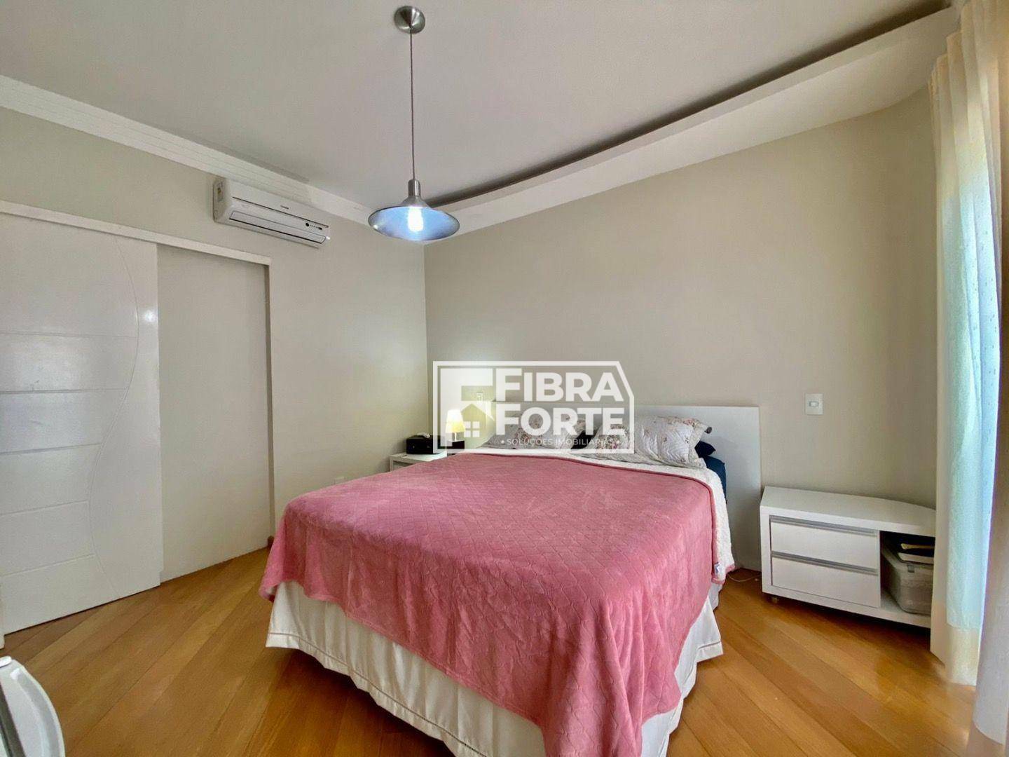 Casa de Condomínio à venda com 4 quartos, 218m² - Foto 19