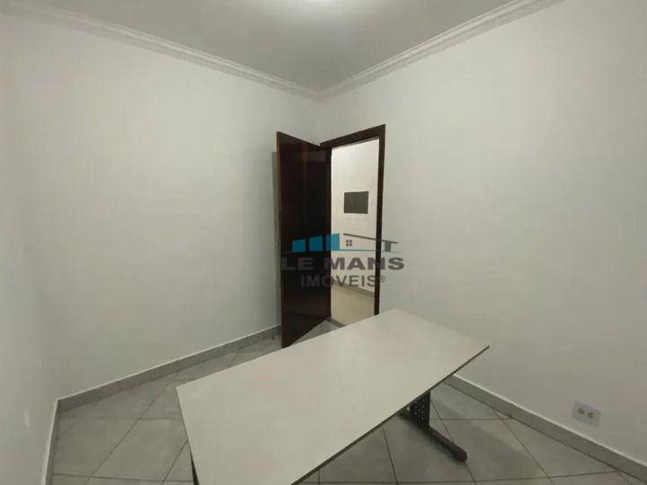 Casa para alugar com 3 quartos, 252m² - Foto 6