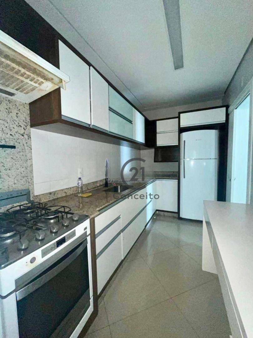 Apartamento para alugar com 3 quartos, 105m² - Foto 8