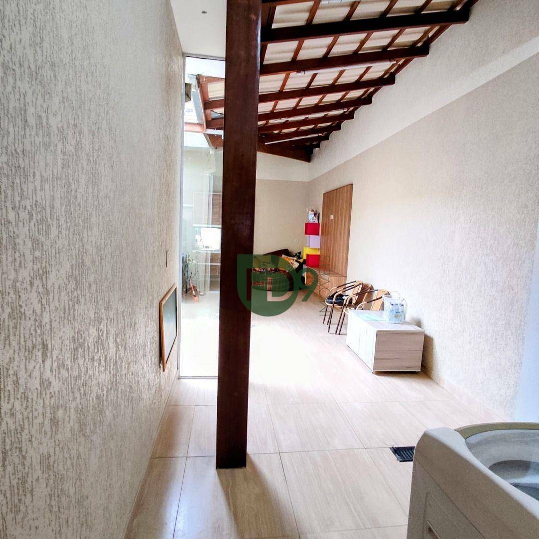 Casa à venda com 2 quartos, 142m² - Foto 2