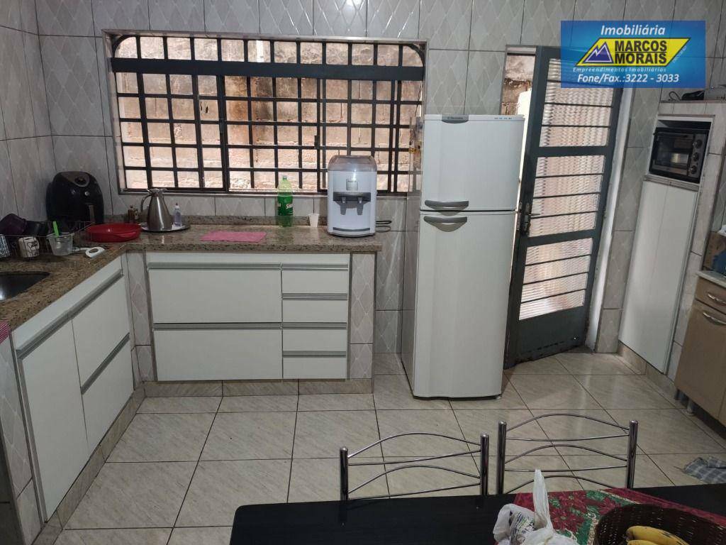 Casa à venda com 3 quartos, 180m² - Foto 5