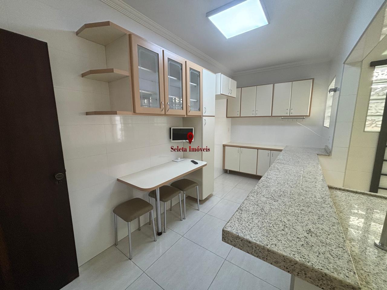 Casa à venda com 3 quartos, 212m² - Foto 12