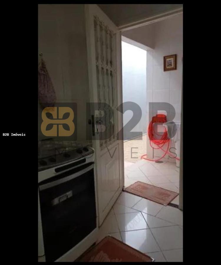 Casa à venda com 3 quartos, 196m² - Foto 9