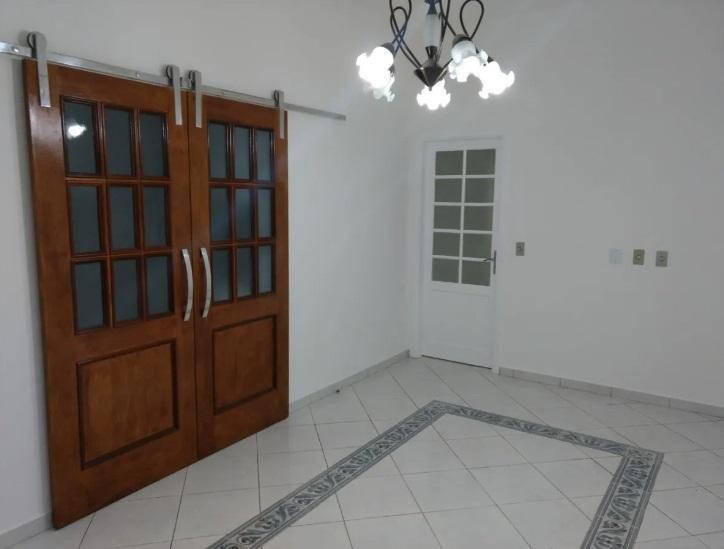 Casa à venda com 6 quartos, 350m² - Foto 4