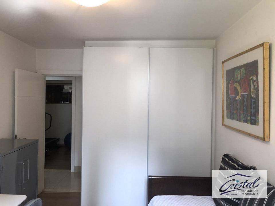 Apartamento à venda com 3 quartos, 180m² - Foto 19