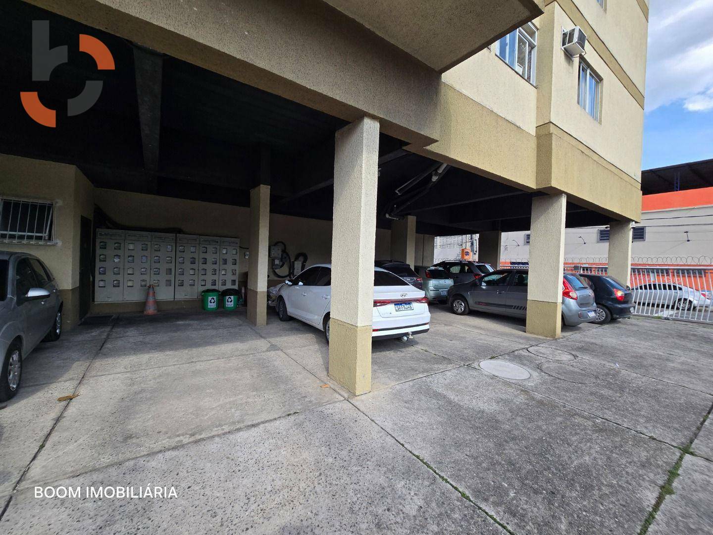 Apartamento à venda com 2 quartos, 72m² - Foto 3