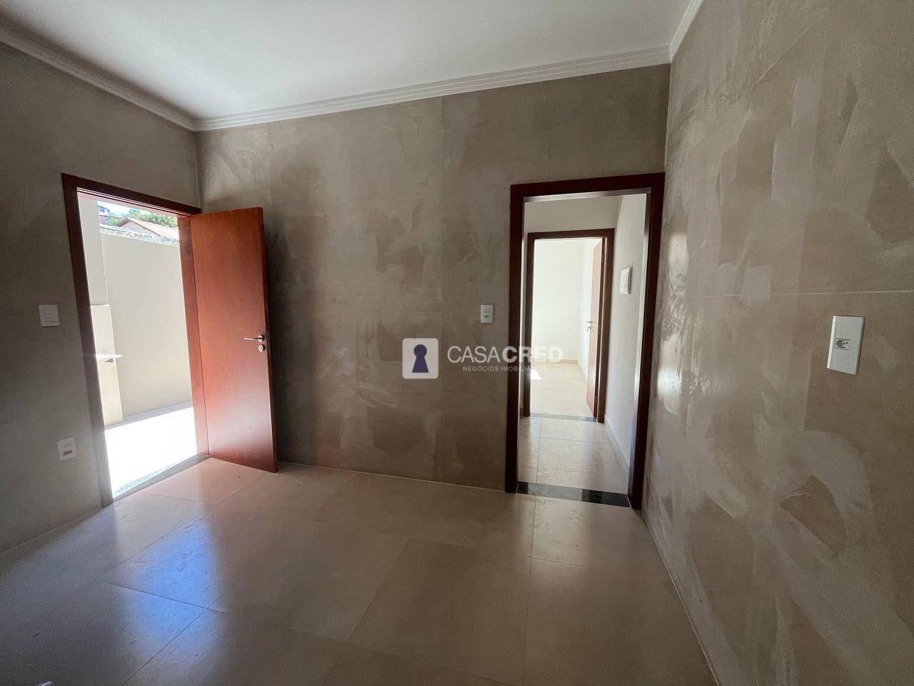 Casa à venda com 2 quartos, 70m² - Foto 4