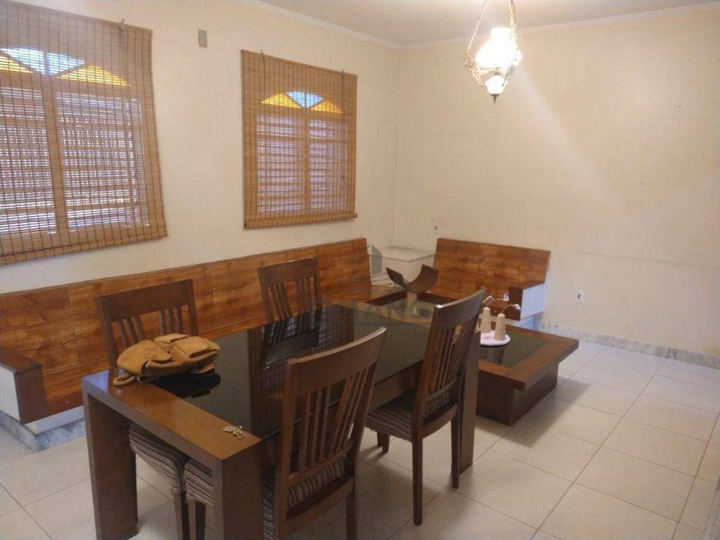 Casa para alugar com 4 quartos, 233m² - Foto 13