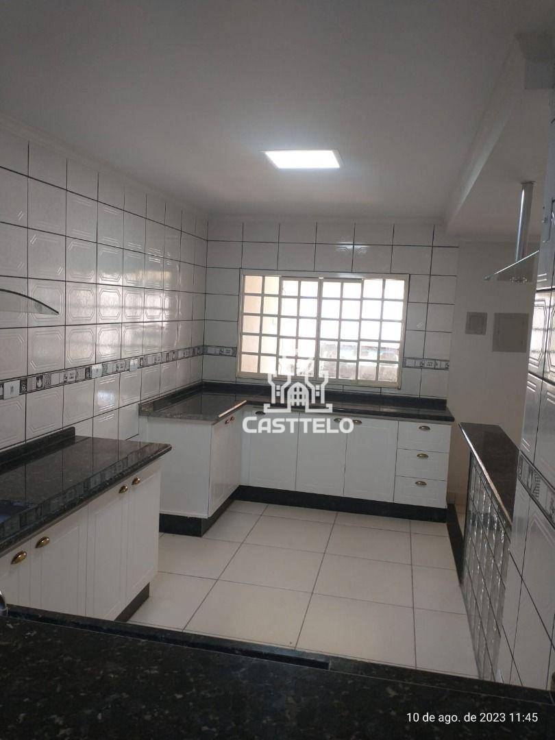 Casa à venda e aluguel com 3 quartos, 174m² - Foto 15