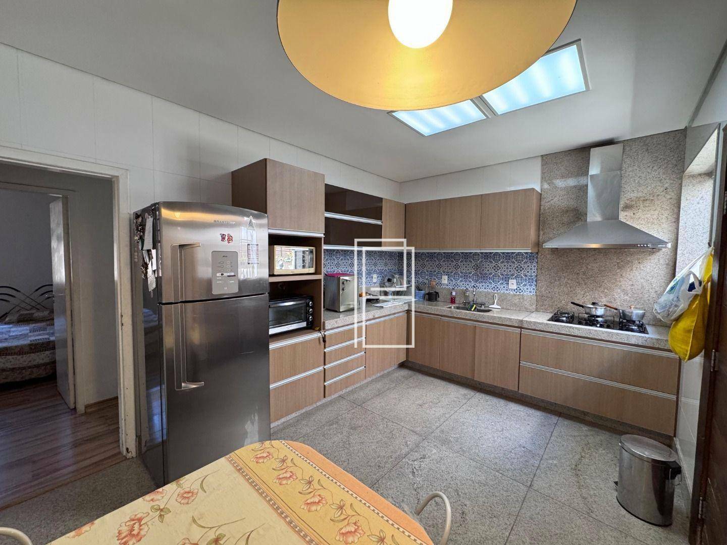 Casa à venda com 5 quartos, 280m² - Foto 5