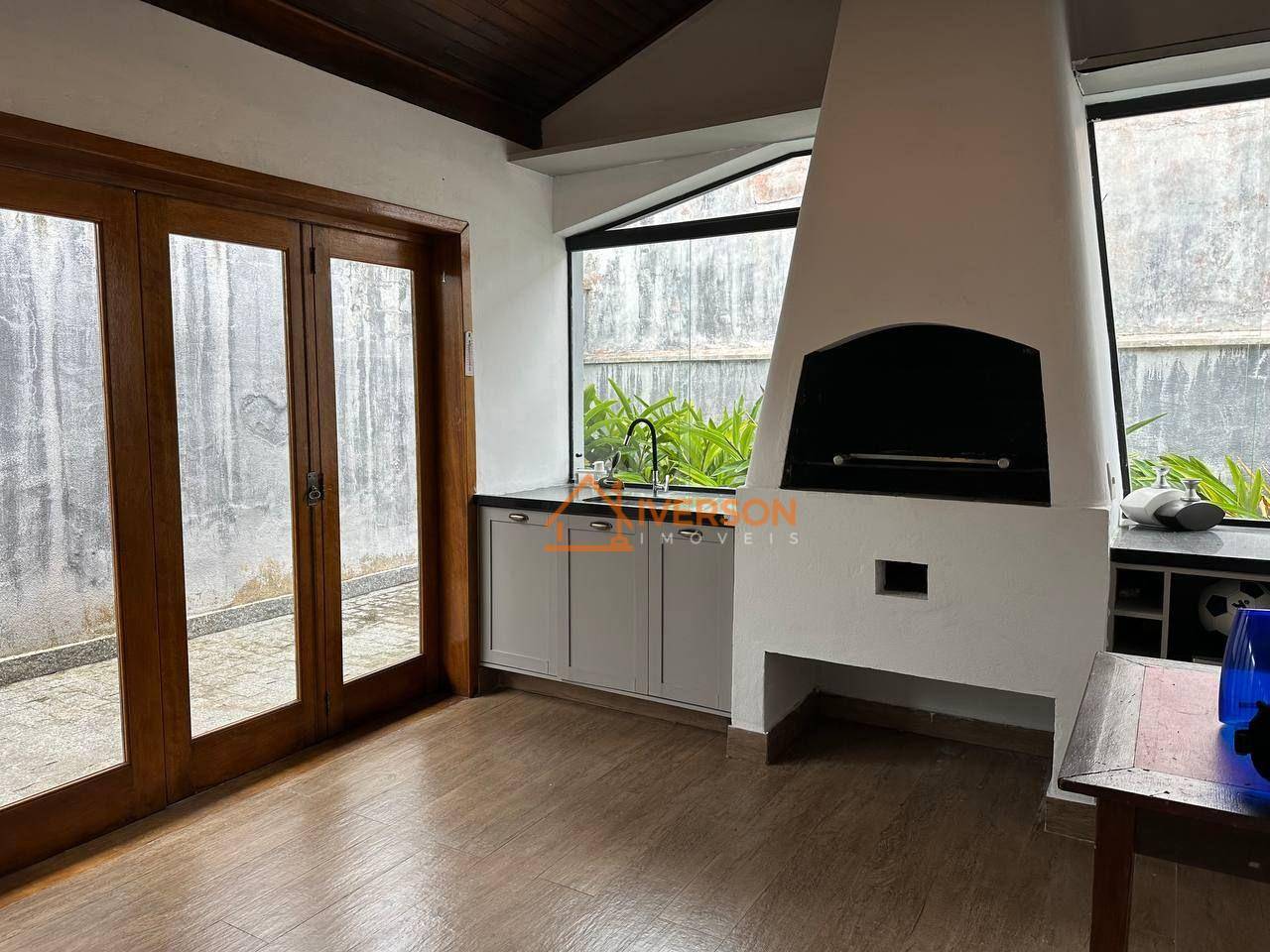 Casa, 4 quartos, 249 m² - Foto 3