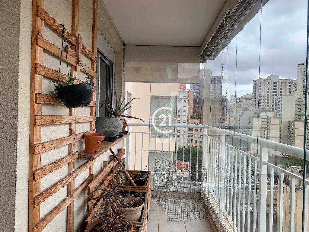 Apartamento à venda com 2 quartos, 67m² - Foto 3