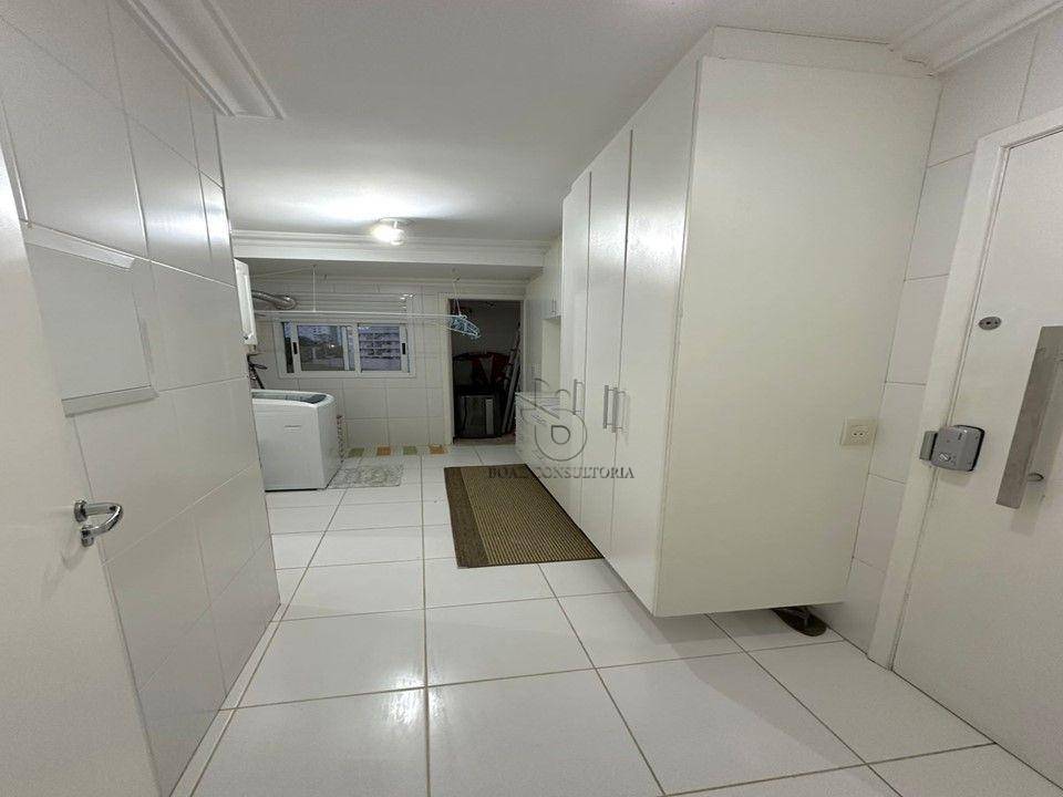 Apartamento à venda com 3 quartos, 140m² - Foto 8