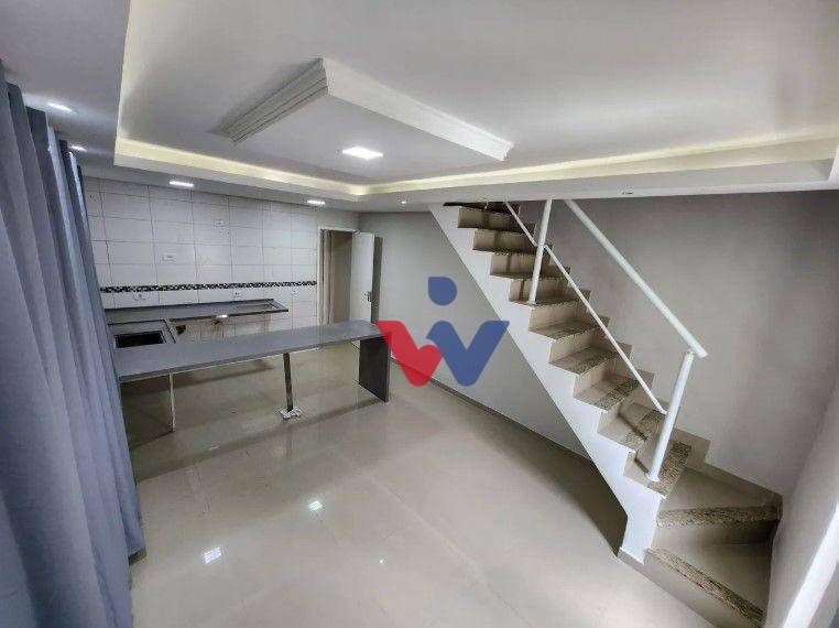 Casa à venda com 3 quartos, 70m² - Foto 1