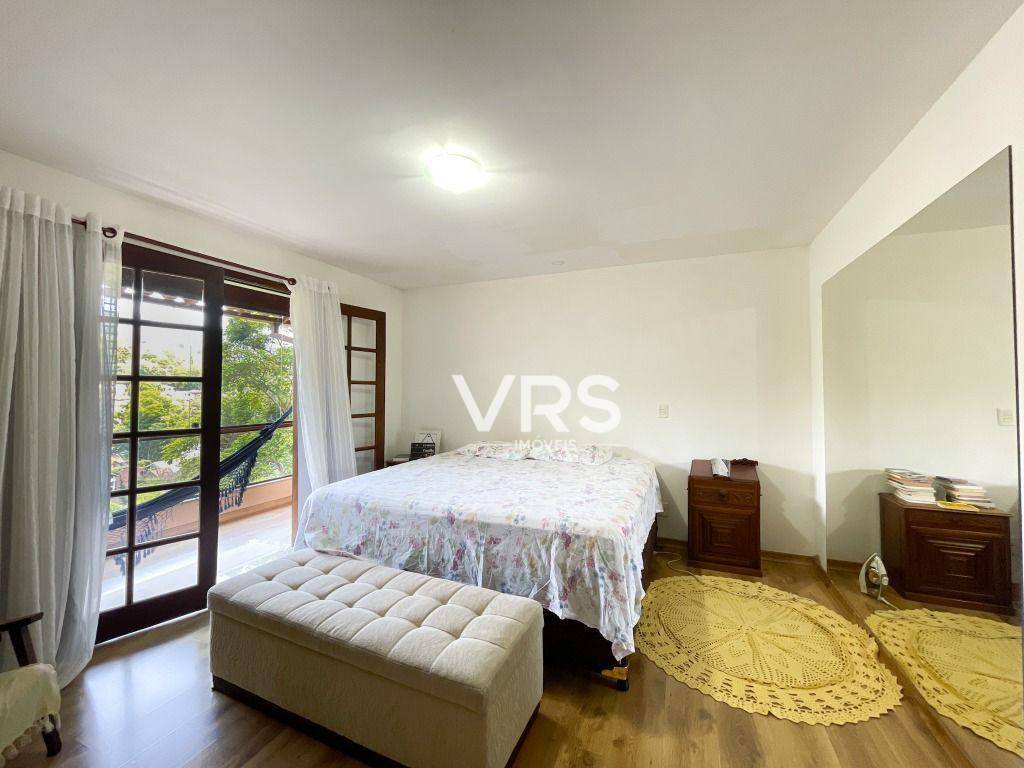 Casa de Condomínio à venda com 4 quartos, 216m² - Foto 22