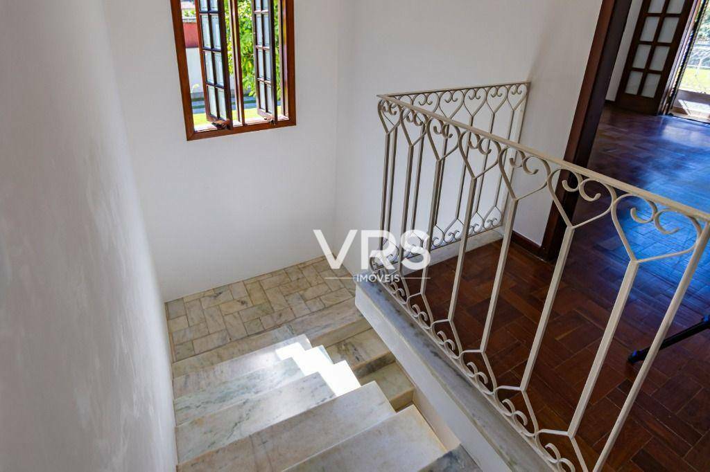 Casa de Condomínio à venda e aluguel com 5 quartos, 300m² - Foto 18