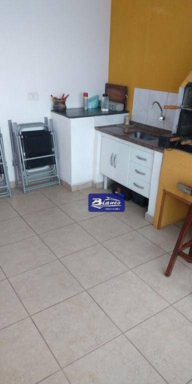 Sobrado à venda com 2 quartos, 180m² - Foto 2