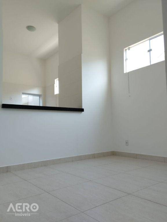 Casa à venda com 2 quartos, 90m² - Foto 9