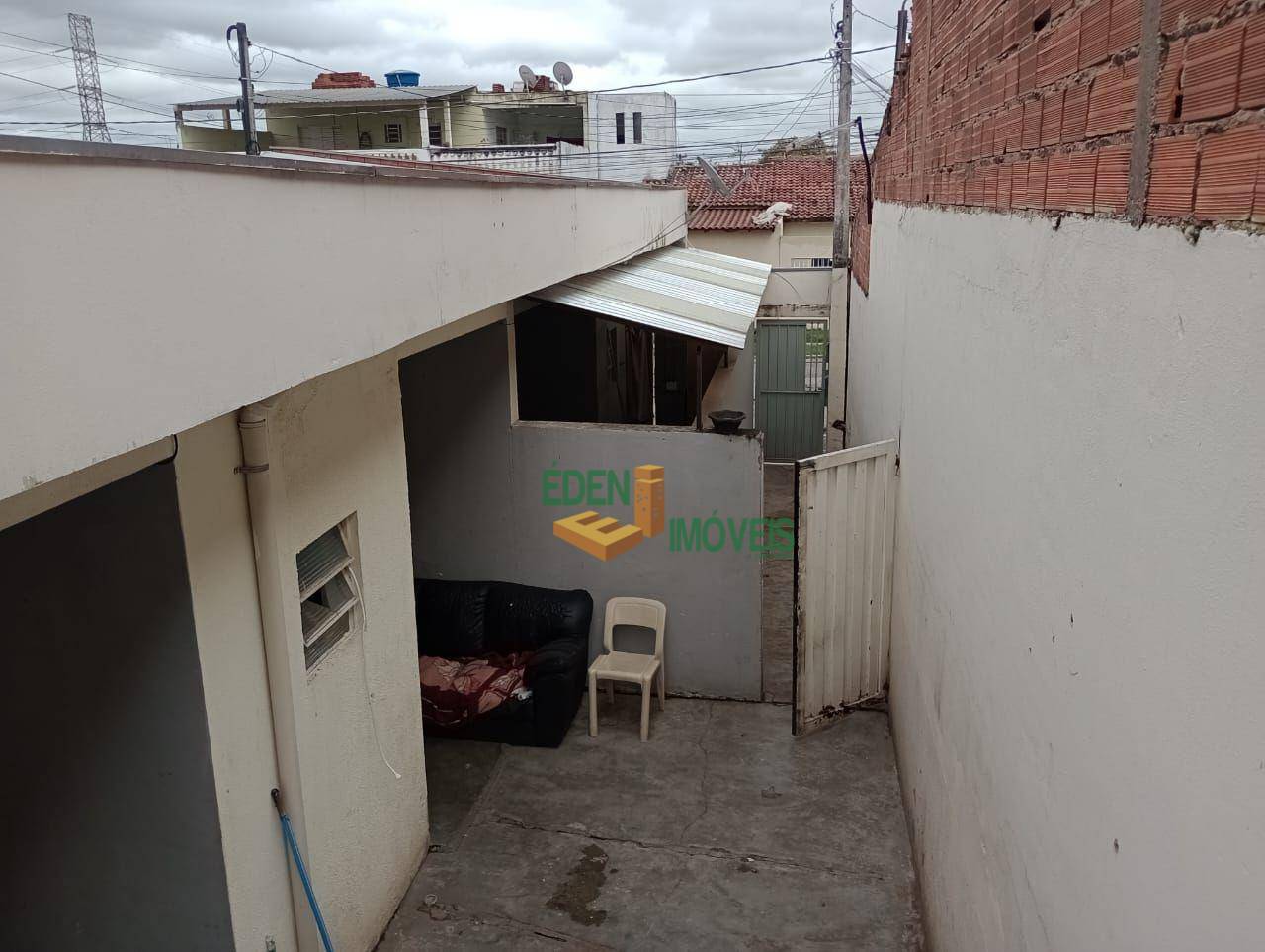 Casa à venda com 4 quartos, 200m² - Foto 13