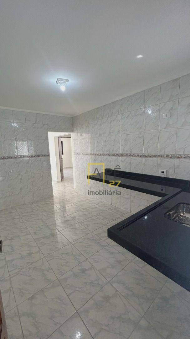 Casa à venda com 2 quartos, 65m² - Foto 4