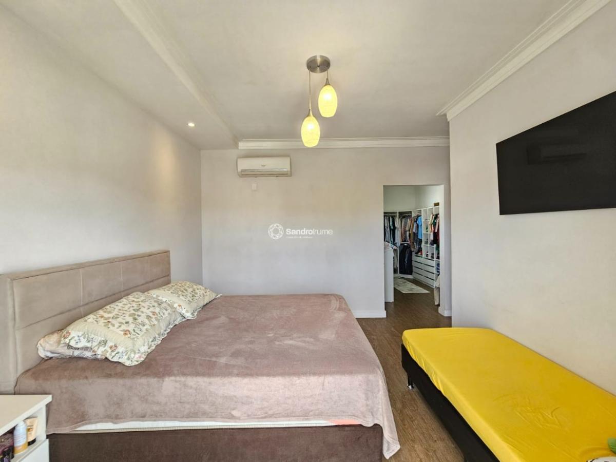 Casa à venda com 3 quartos, 200m² - Foto 16