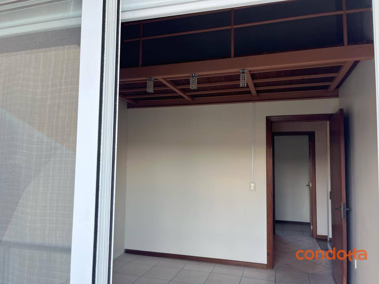 Casa para alugar com 4 quartos, 300m² - Foto 25