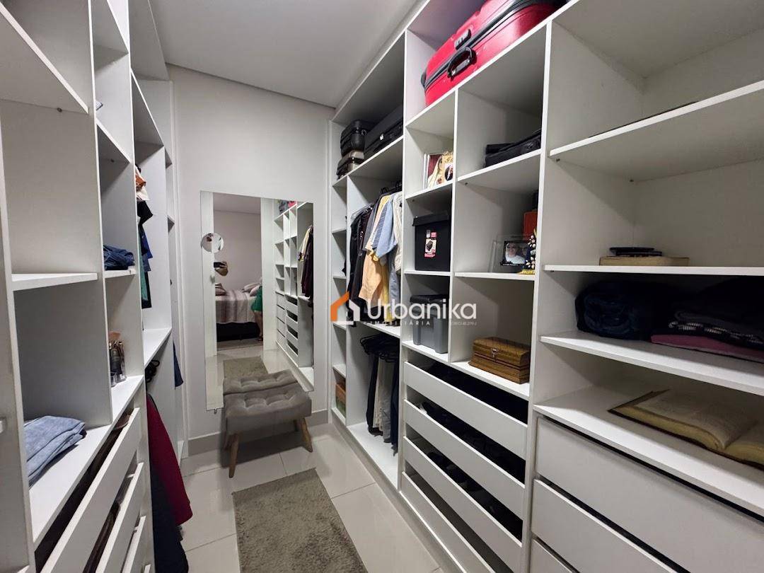 Casa, 3 quartos, 230 m² - Foto 2